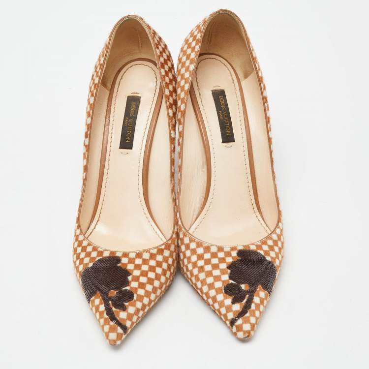 Pre Owned Louis Vuitton Brown/White Daimier Calf Hair Pumps Size 37.5