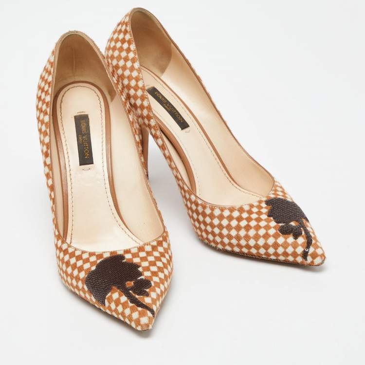 Pre Owned Louis Vuitton Brown/White Daimier Calf Hair Pumps Size 37.5