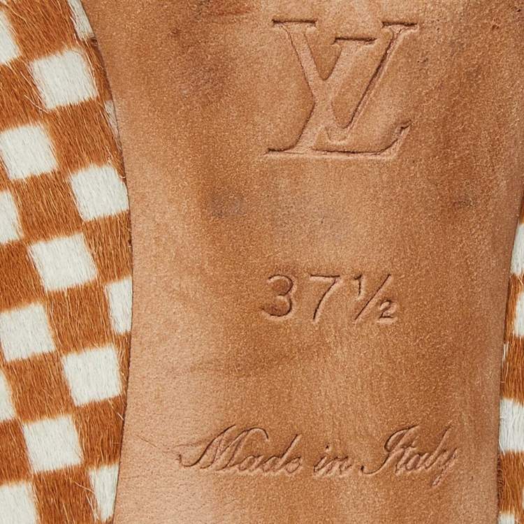 Pre Owned Louis Vuitton Brown/White Daimier Calf Hair Pumps Size 37.5