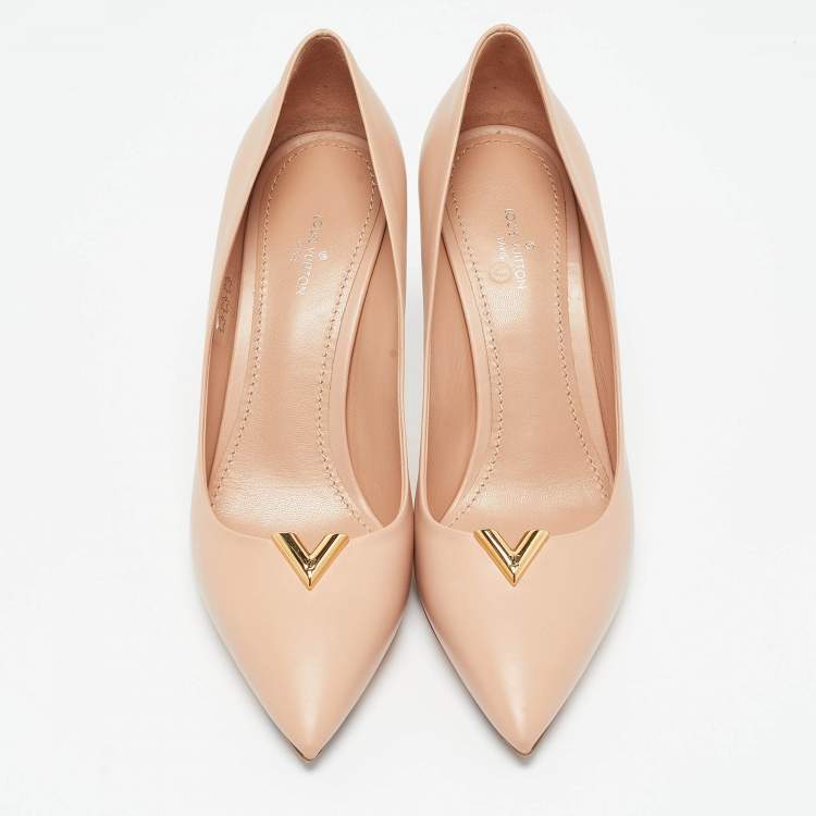 Pre Owned Louis Vuitton Light Pink Leather Heart Breaker Pumps Size 37.5