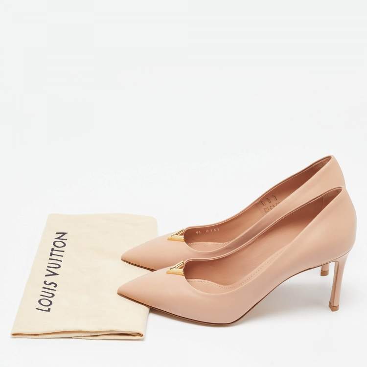 Pre Owned Louis Vuitton Light Pink Leather Heart Breaker Pumps Size 37.5