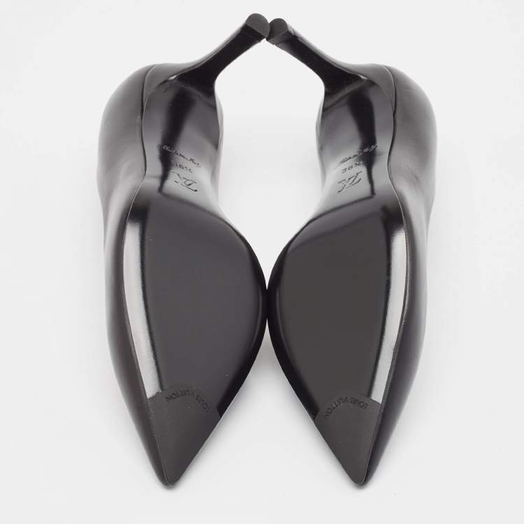 Pre Owned Louis Vuitton Black Leather Heart Breaker Pumps Size 36.5