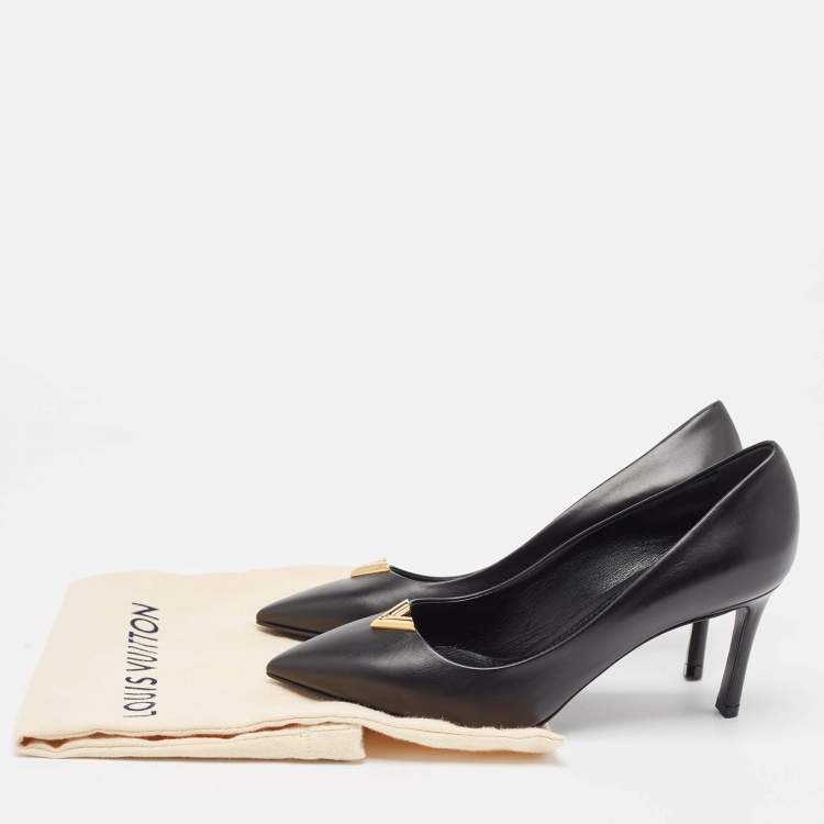 Pre Owned Louis Vuitton Black Leather Heart Breaker Pumps Size 36.5