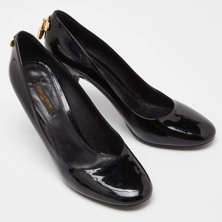 Pre Owned Louis Vuitton Black Patent Leather Lock It Round Toe Pumps Size 38