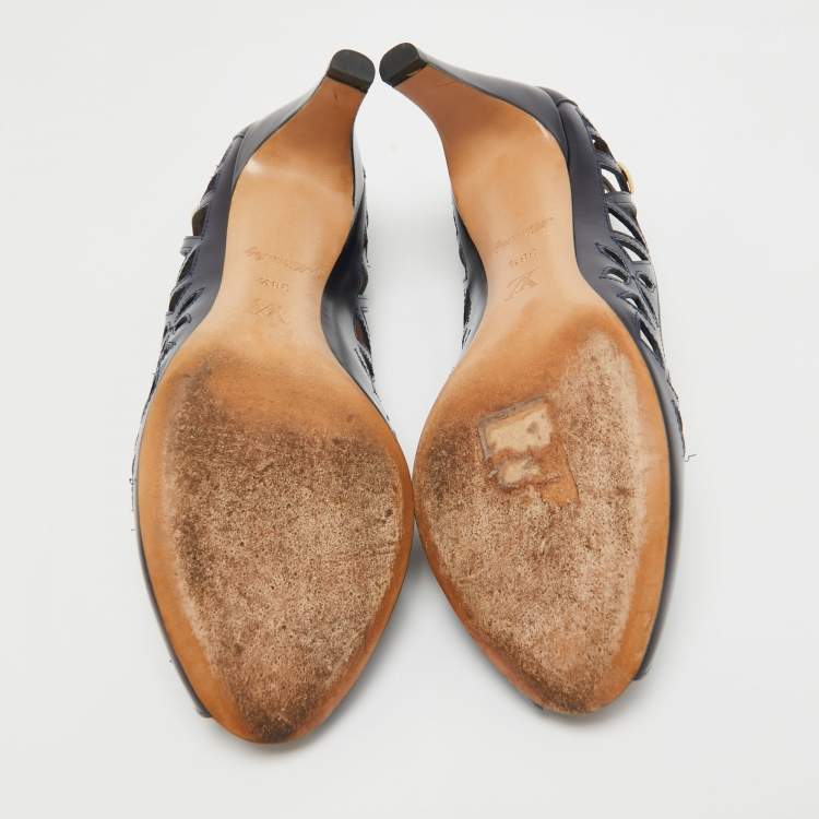 مملوكة مسبقًا Louis Vuitton Navy Blue Leather Peep Toe Cutout Pumps Size 38.5