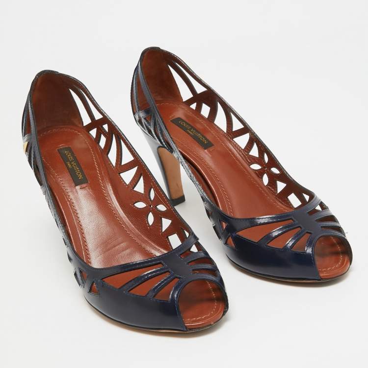 مملوكة مسبقًا Louis Vuitton Navy Blue Leather Peep Toe Cutout Pumps Size 38.5