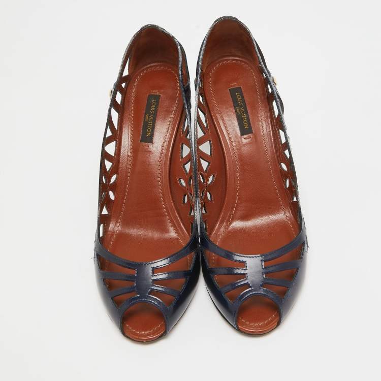 مملوكة مسبقًا Louis Vuitton Navy Blue Leather Peep Toe Cutout Pumps Size 38.5
