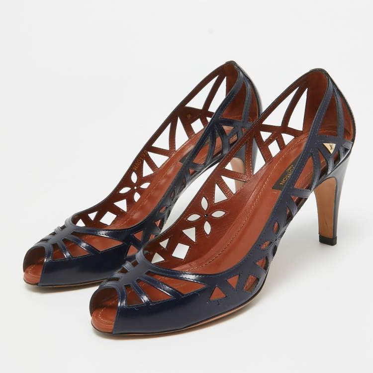 مملوكة مسبقًا Louis Vuitton Navy Blue Leather Peep Toe Cutout Pumps Size 38.5