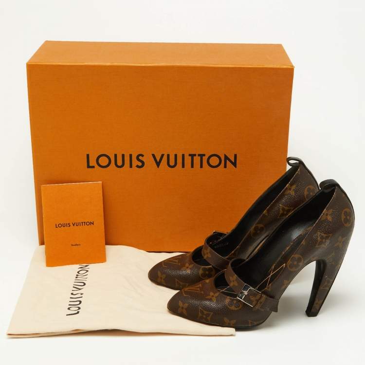 مملوكة مسبقًا Louis Vuitton Brown Monogram Canvas Buckle Detail Pumps Size 37