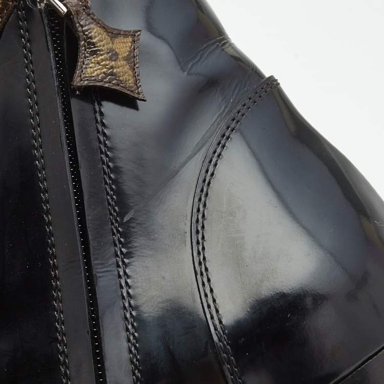 Pre Owned Louis Vuitton Black Patent and Fur Star Trail Ankle Boots Size 39