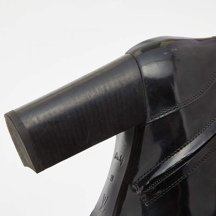 Pre Owned Louis Vuitton Black Patent and Fur Star Trail Ankle Boots Size 39