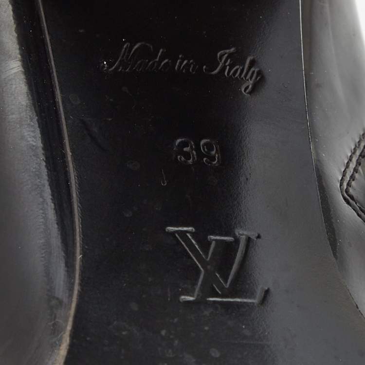 Pre Owned Louis Vuitton Black Patent and Fur Star Trail Ankle Boots Size 39