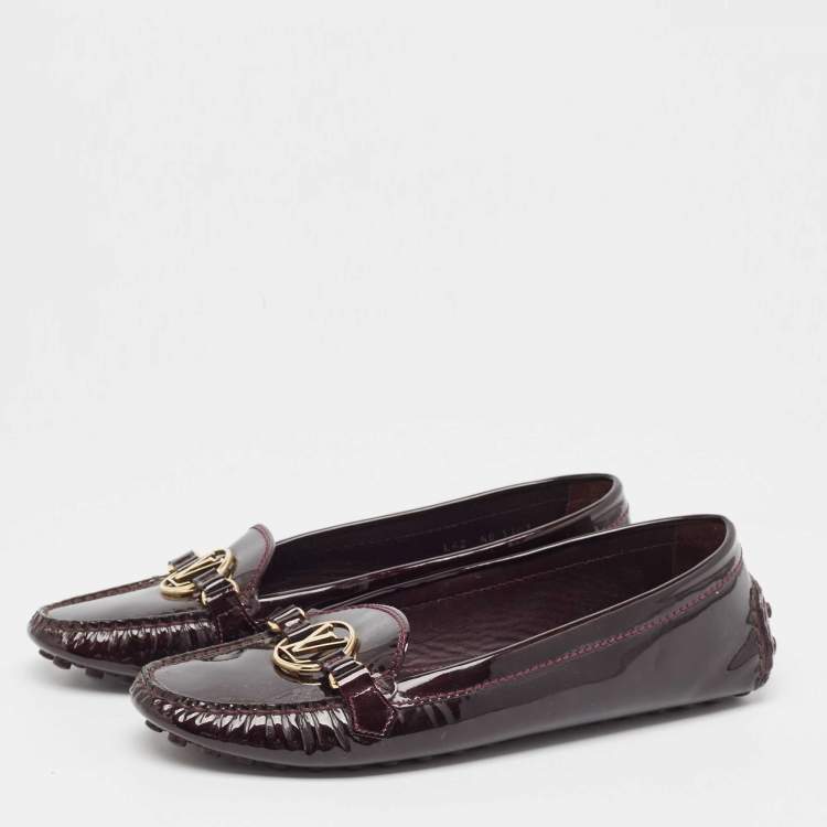 Pre Owned Louis Vuitton Burgundy Patent Leather Dauphine Loafers Size 42