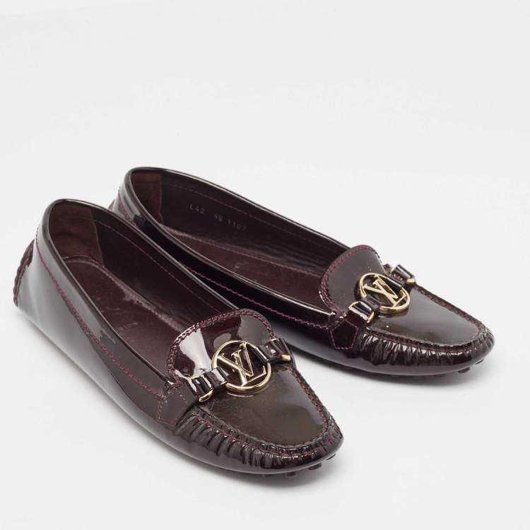 Pre Owned Louis Vuitton Burgundy Patent Leather Dauphine Loafers Size 42