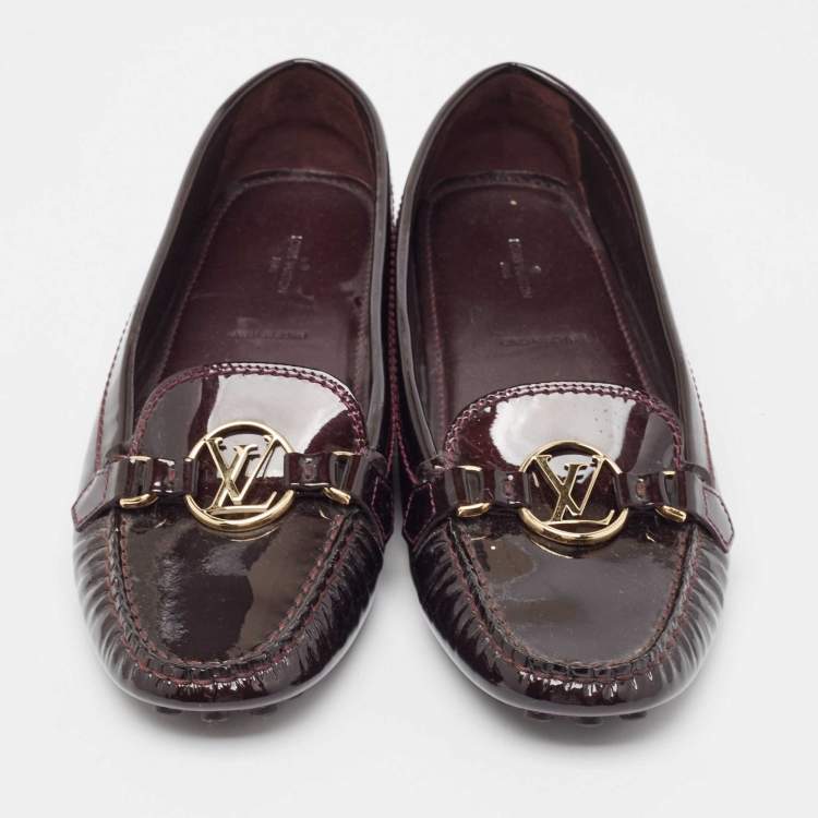 Pre Owned Louis Vuitton Burgundy Patent Leather Dauphine Loafers Size 42