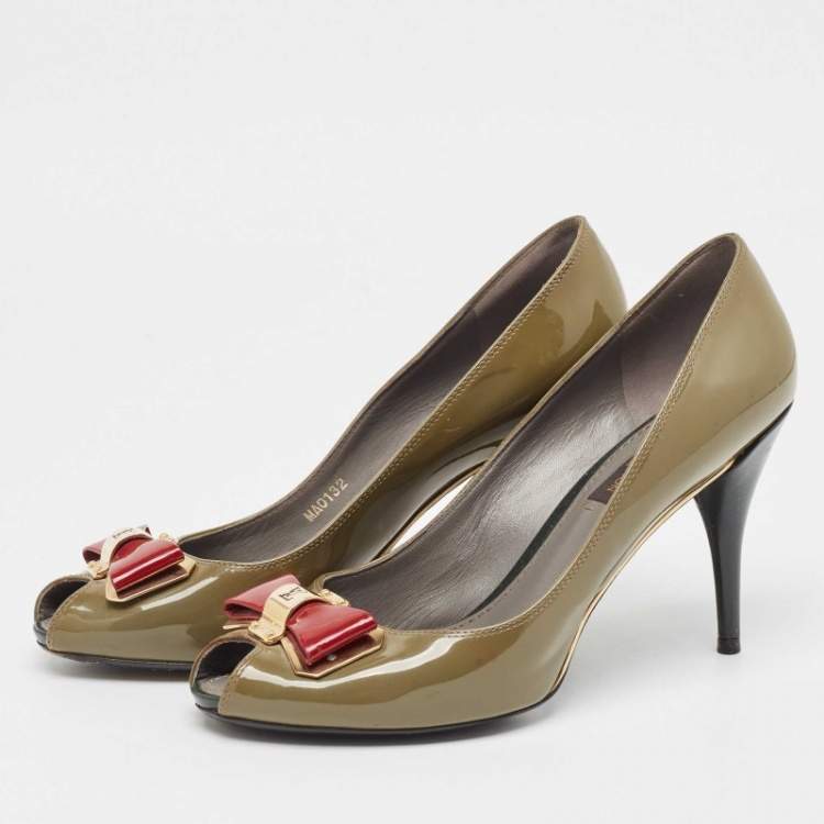 Pre Owned Louis Vuitton Green Bow Peep Toe Pumps Size 37