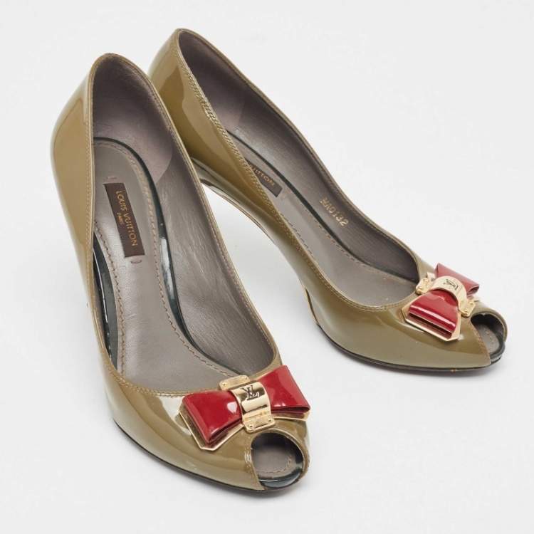 Pre Owned Louis Vuitton Green Bow Peep Toe Pumps Size 37