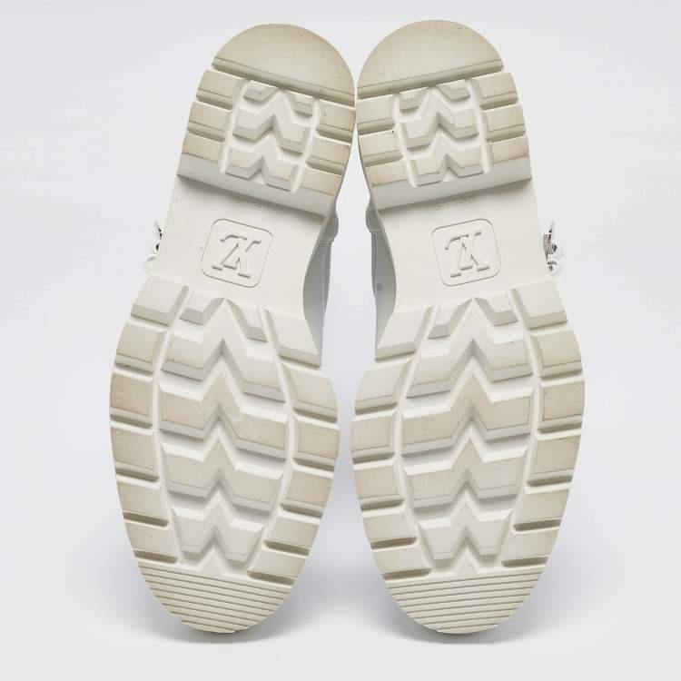 Pre Owned Louis Vuitton White Leather Territory Flat High Boots Size 39