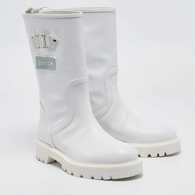Pre Owned Louis Vuitton White Leather Territory Flat High Boots Size 39