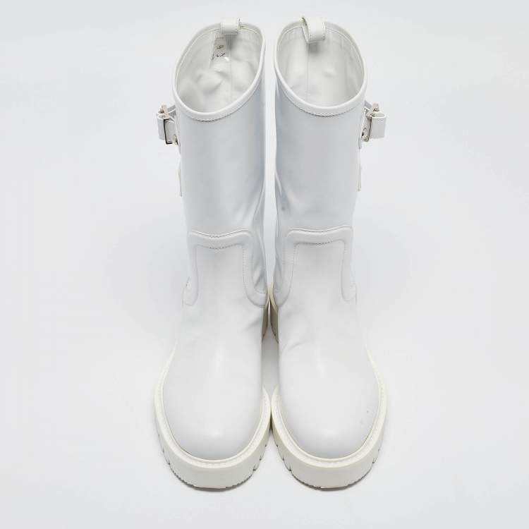 Pre Owned Louis Vuitton White Leather Territory Flat High Boots Size 39