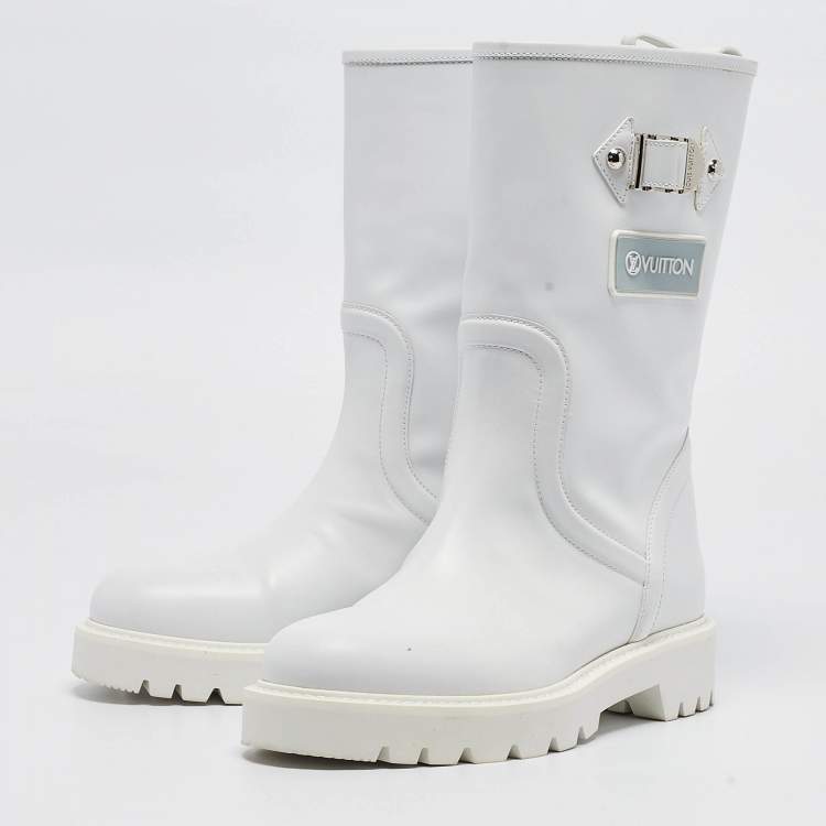 Pre Owned Louis Vuitton White Leather Territory Flat High Boots Size 39
