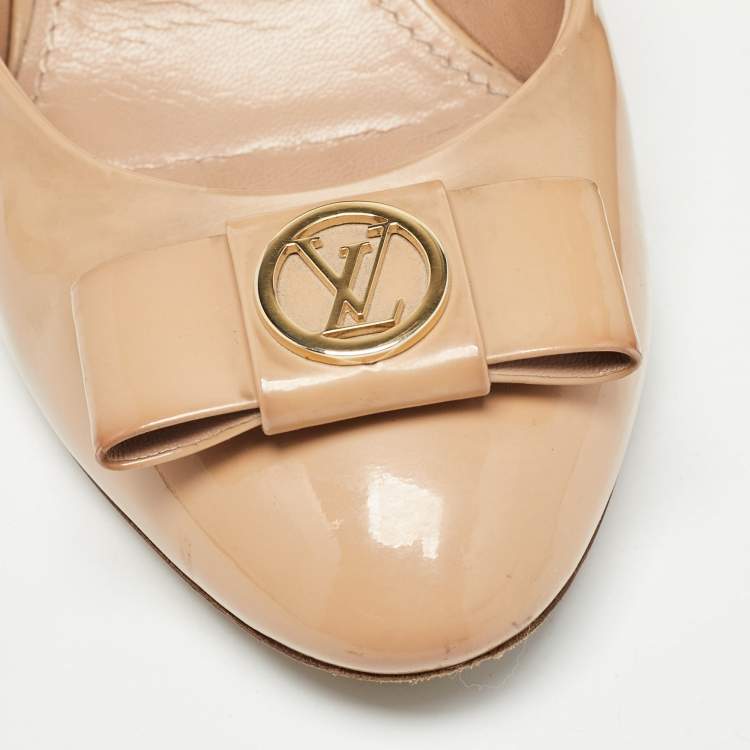Pre Owned Louis Vuitton Beige Patent Leather Bow Round Toe Pumps Size 37.5