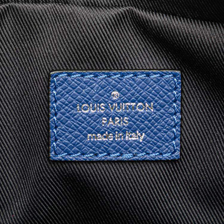 Pre Owned Louis Vuitton Blue Taiga Outdoor Bumbag