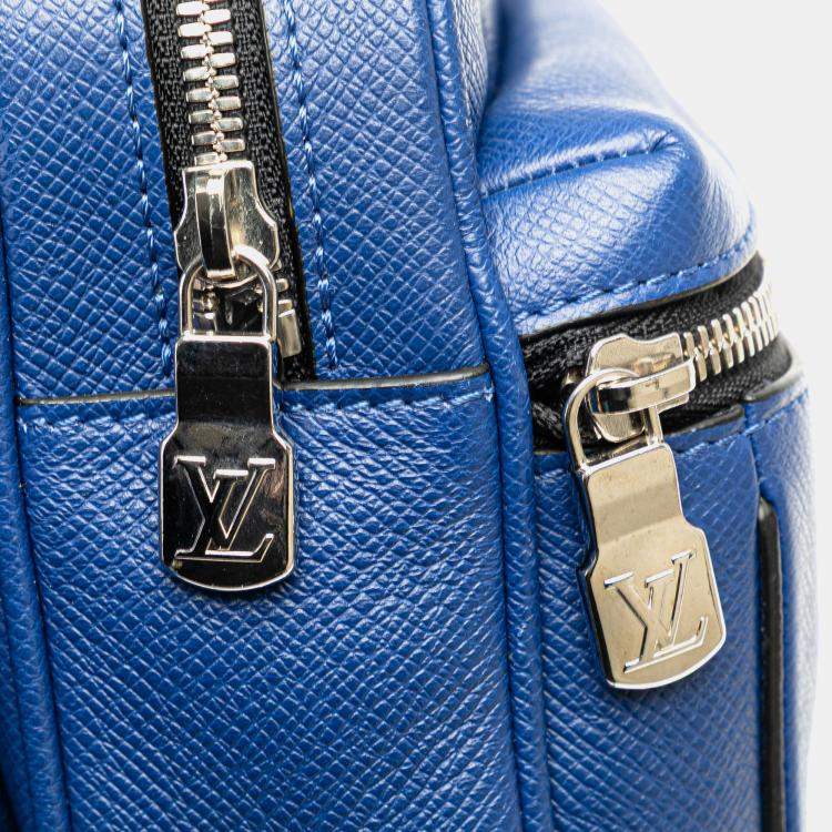 Pre Owned Louis Vuitton Blue Taiga Outdoor Bumbag