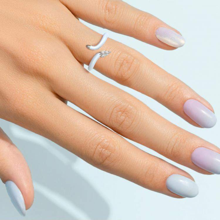 مملوكة مسبقًا Light Blue Ceramic Pear Shaped Contemporary Bypass Sterling Silver Lab Grown Diamond Ring US 7