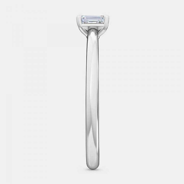 Pre Owned 14K Emerald Petite Ring (1/4 ctw) US 7