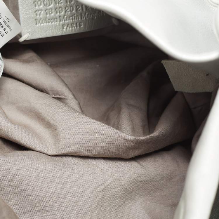 Pre Owned Maison Martin Margiela Silver Leather Shoulder Bag