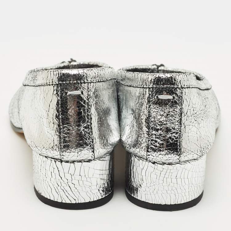 Pre Owned Maison Martin Margiela Silver Metallic Cracked Leather Tabi Pumps Size 39