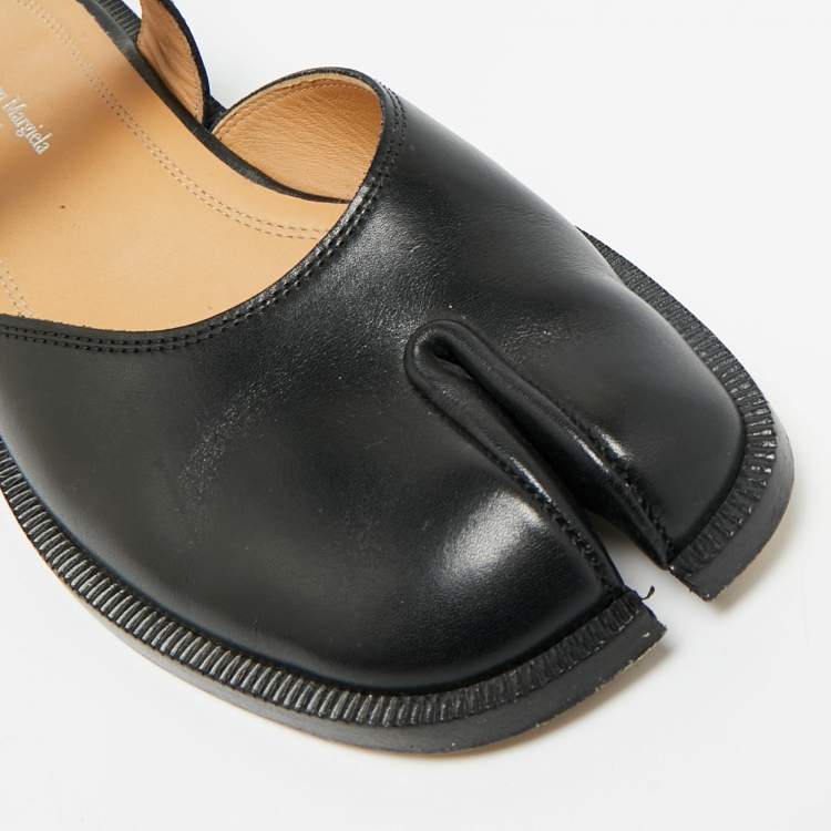 Pre Owned Maison Martin Margiela Black Leather tabi Ankle Strap Flat Sandals Size 37