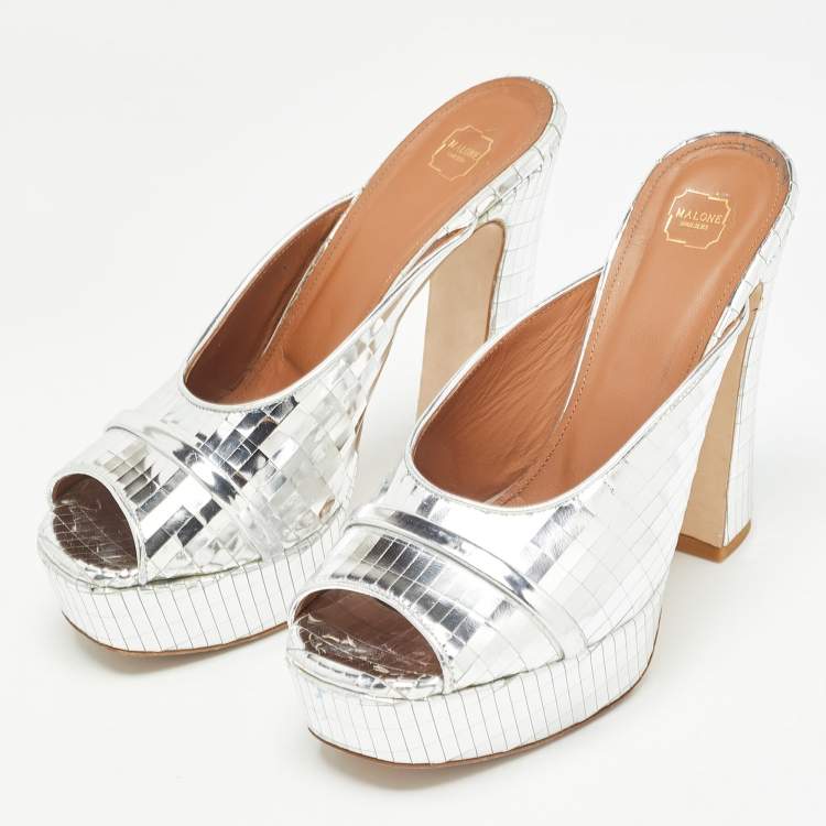 مملوكة مسبقًا Malone Souliers Silver Textured Leather Yasmin Sandals Size 40