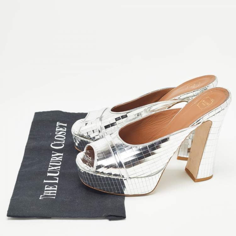 مملوكة مسبقًا Malone Souliers Silver Textured Leather Yasmin Sandals Size 40