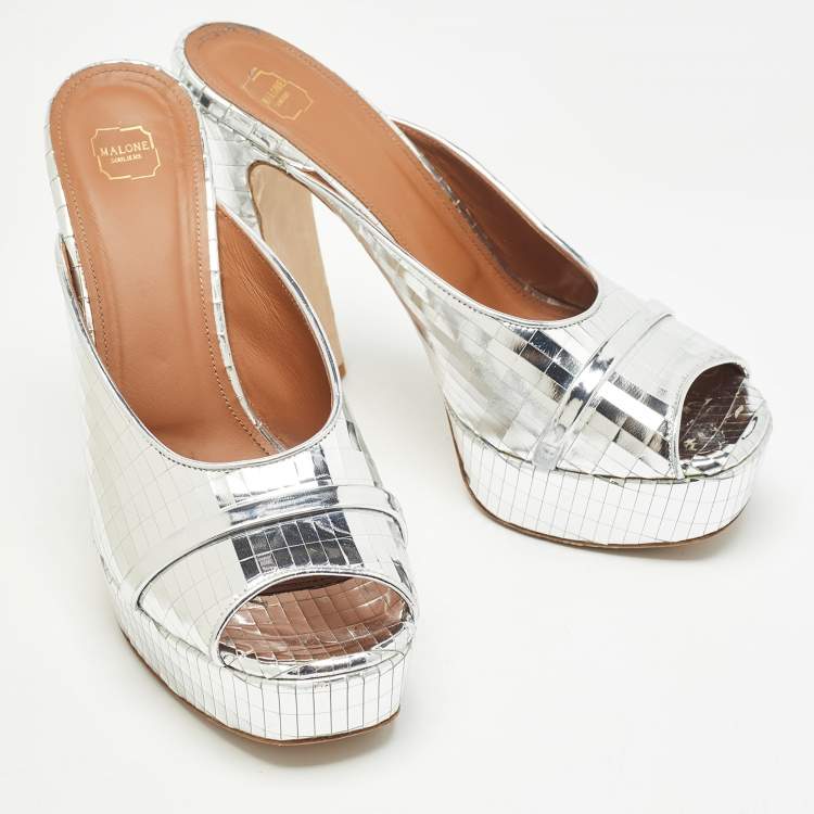 مملوكة مسبقًا Malone Souliers Silver Textured Leather Yasmin Sandals Size 40