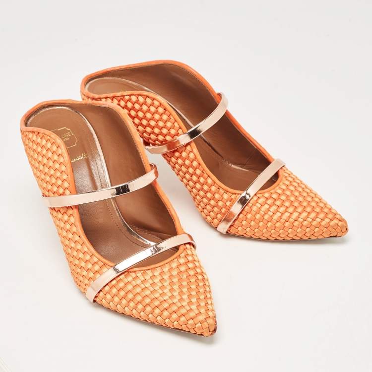 مملوكة مسبقًا Malone Souliers Orange Woven Satin Maureen Mules Size 39