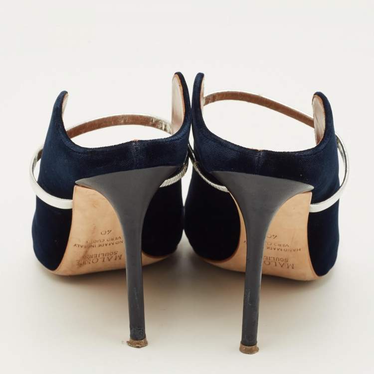 مملوكة مسبقًا Malone Souliers Maureen Size 40 Dark Blue/Silver Velvet and Metallic Leather Pointed Toe Mules