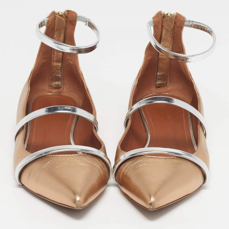 مملوكة مسبقًا Malone Souliers Maureen Size 38 Gold/Silver Leather Ankle Strap Ballet Flats