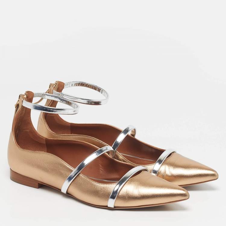 مملوكة مسبقًا Malone Souliers Maureen Size 38 Gold/Silver Leather Ankle Strap Ballet Flats