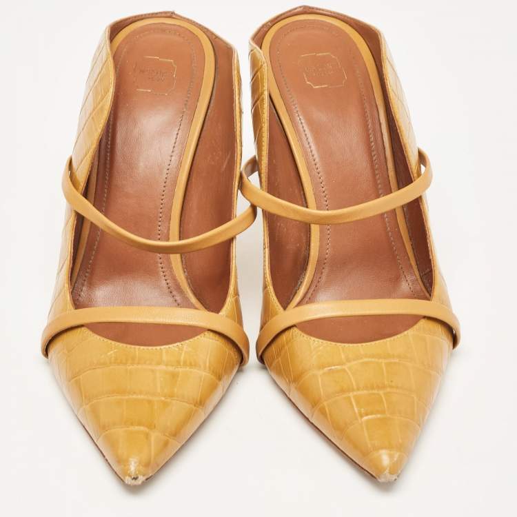 مملوكة مسبقًا Malone Souliers Yellow Croc Embossed Maureen Mules Size 40.5