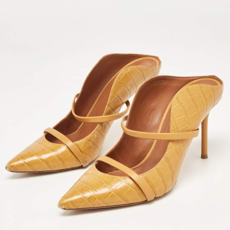 مملوكة مسبقًا Malone Souliers Yellow Croc Embossed Maureen Mules Size 40.5