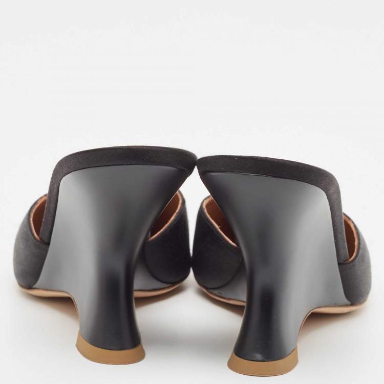 مملوكة مسبقًا Malone Souliers Black/Gold Satin and Leather Marilyn Wedge Mules Size 38