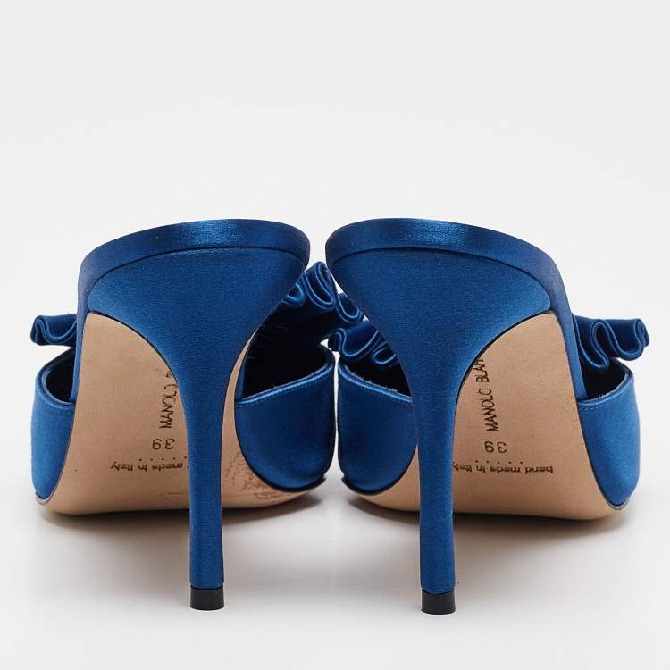 Pre Owned Manolo Blahnik Blue Satin Crystal Embellished Hosios Mules Size 39