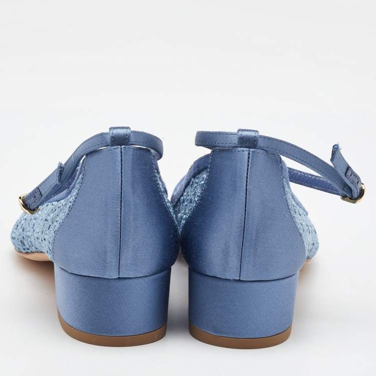 Pre Owned Manolo Blahnik Blue Satin and Lace Listana Block Heel Ankle Strap Pumps Size 36