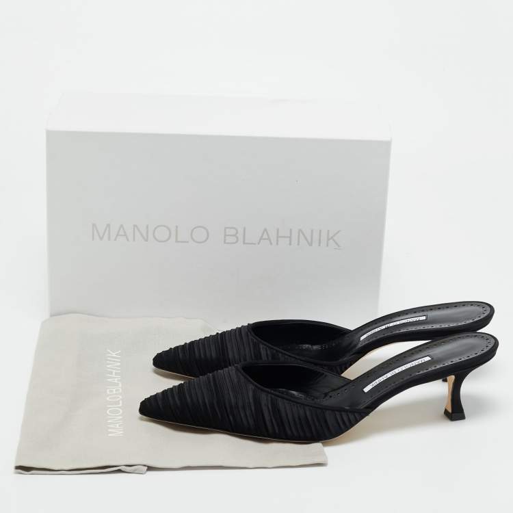 Pre Owned Manolo Blahnik Black Satin Carolynemu Mules Size 42