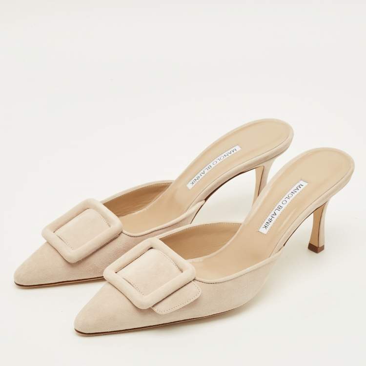 مملوكة مسبقًا Manolo Blahnik Maysale Size 40 Beige Suede Mules