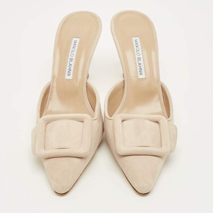 مملوكة مسبقًا Manolo Blahnik Maysale Size 40 Beige Suede Mules