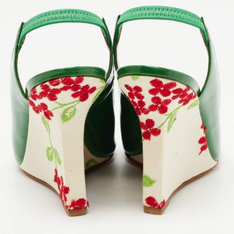 Pre Owned Manolo Blahnik Green Patent Leather Maniapla Embroidered Wedge Sandals Size 38.5