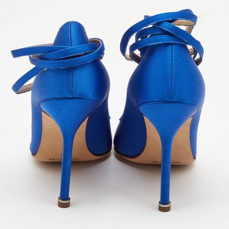 مملوكة مسبقًا Manolo Blahnik x Vetements Blue Satin Ankle Wrap Pumps Size 39